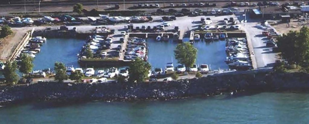 Aerial view of Calumet Yacht Club along the south shore of Lake Michigan in Chicago, Illinois.