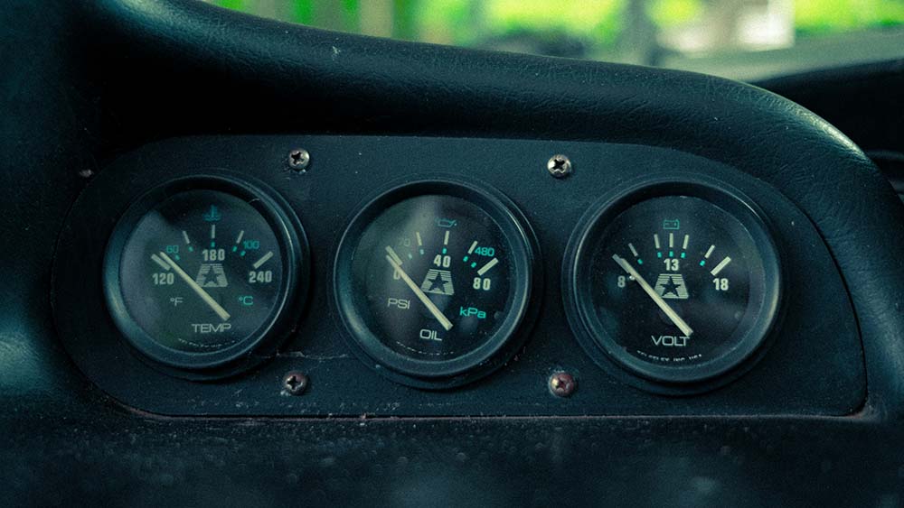 Boat gauges for temperature, oil and battery levels